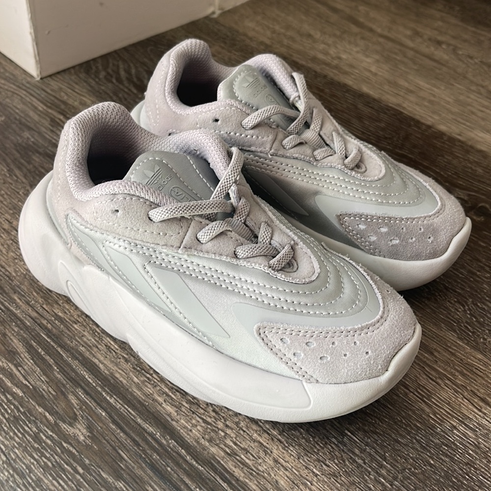ADIDAS OZELIA SHOES